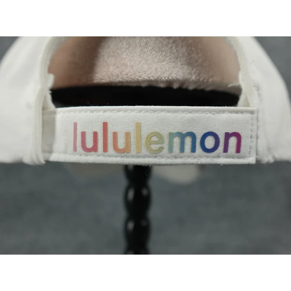 Lululemon Fast and Free Run Hat Unisex OS White Rainbow Reflective‎ Logo